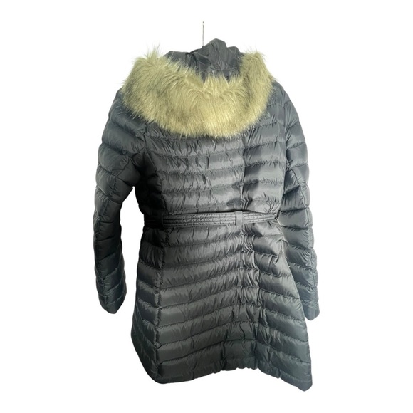 The North Face Women's Gray Belted Puffer Jacket - Picture 4 of 8